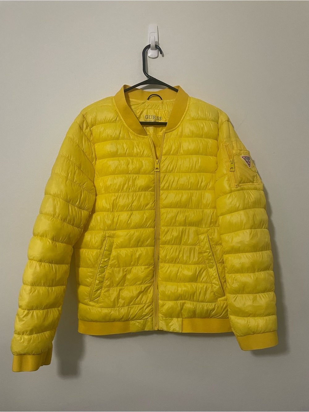 GUESS Men’s Lightweight Puffer Bomber Jacket Yellow Size Small 112AN756